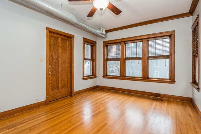 Photo - 3535 W School St Unit 2