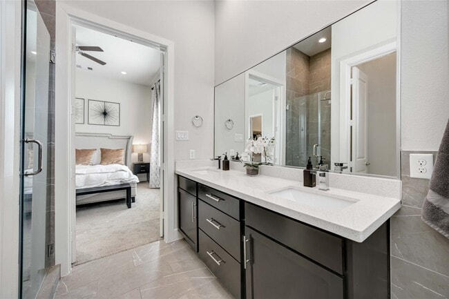 Photo - 108 Knightsbridge Park Ln