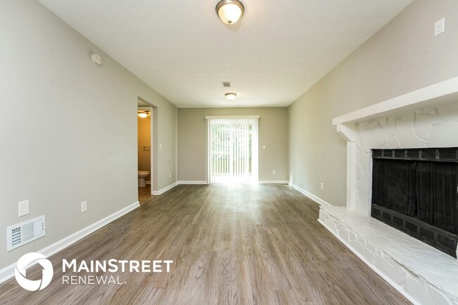 Photo - 830 Durham Crossing