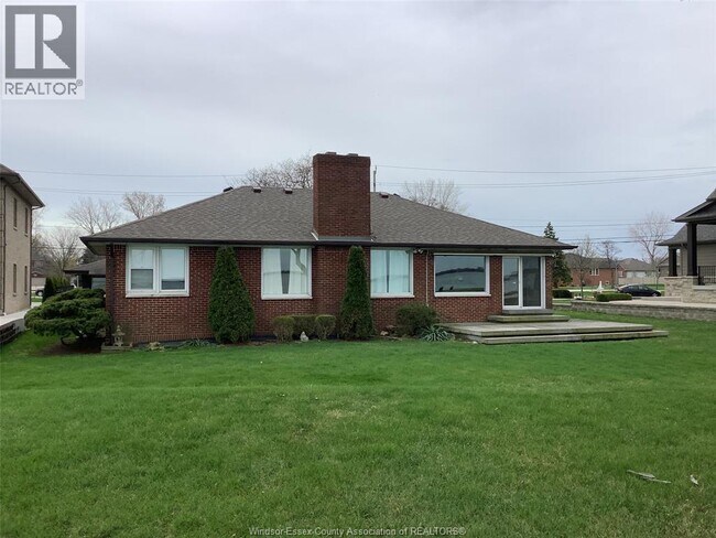 Photo - 11506 Riverside Dr E