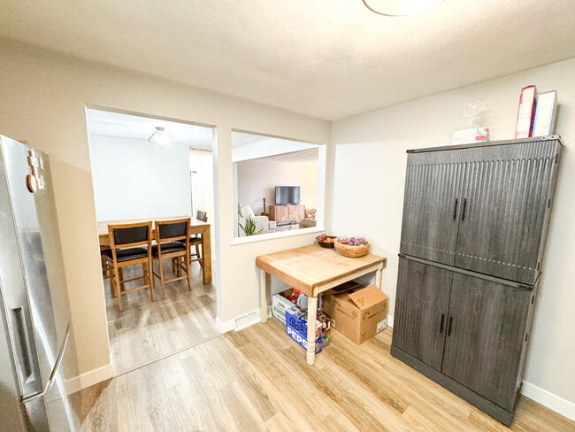 Photo - 615 W Timothy Dr