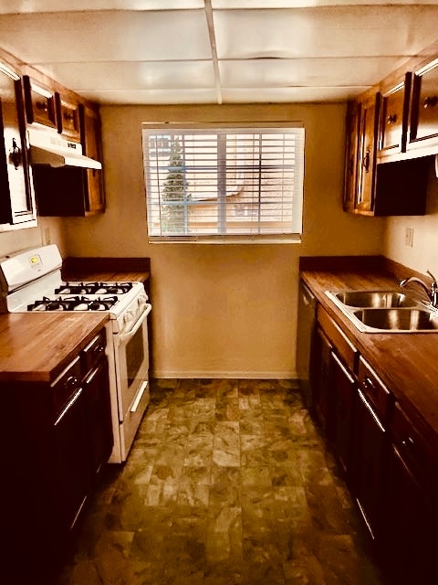 Kitchen - 622 E Palm Ave