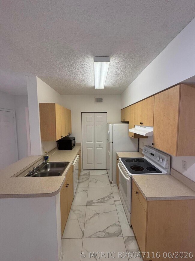 Photo - 10330 Fox Trail Rd S Unit 1206