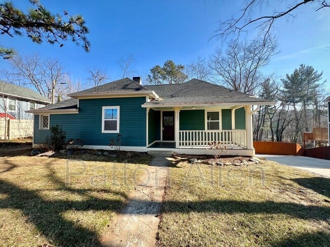 Building Photo - 125 Burton St