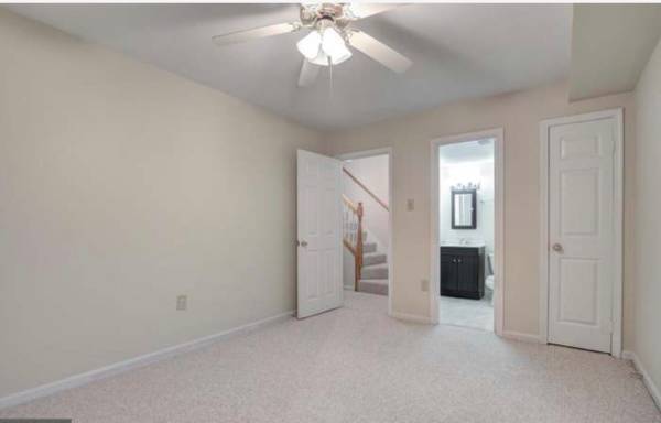 Building Photo - 10430 Armstrong St