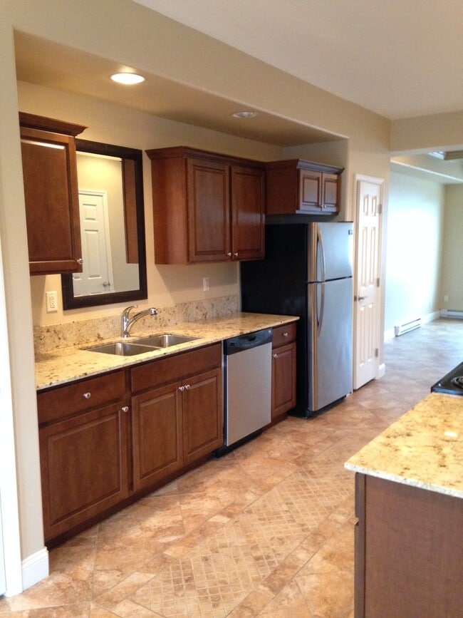 Building Photo - 10 Cogan Ave Unit 104