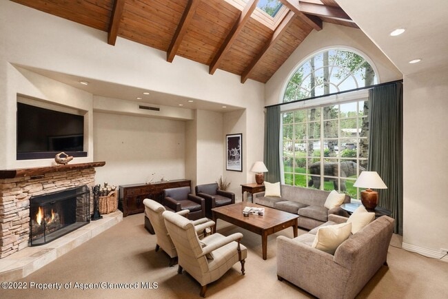 Photo - 504 N 8th St