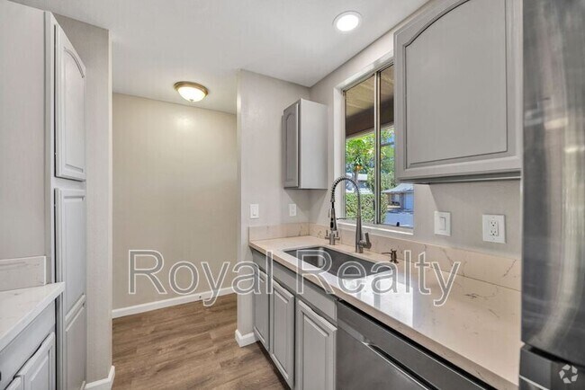 Building Photo - 480 Kenolio Rd Unit 2-104 Rental