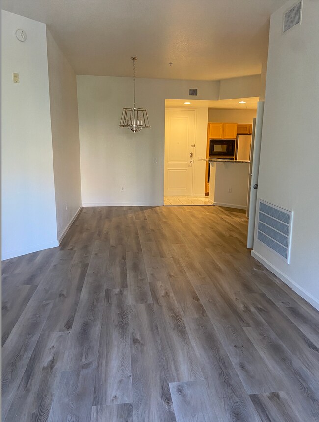 Living/Dining - 39 E Agate Ave Unit 306