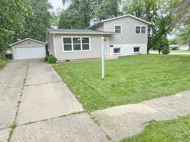 Building Photo - 18570 Pamela Pl
