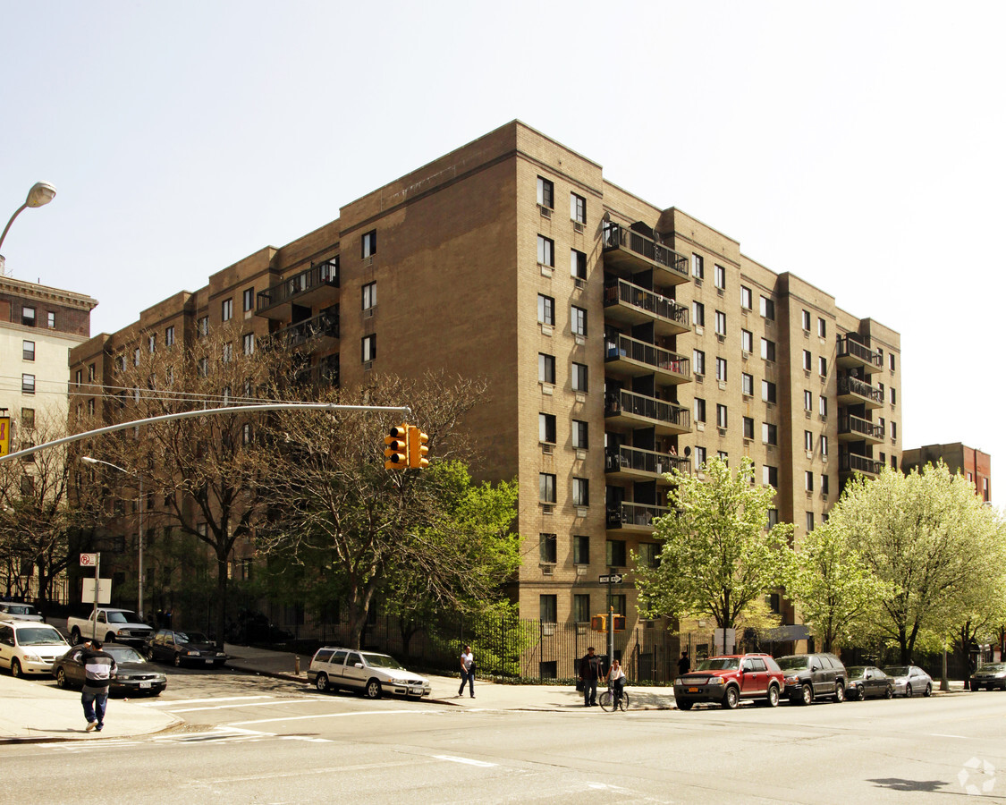 Photo - Logan Plaza Apartments