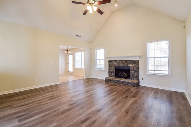Photo - 10 Elmwood Dr