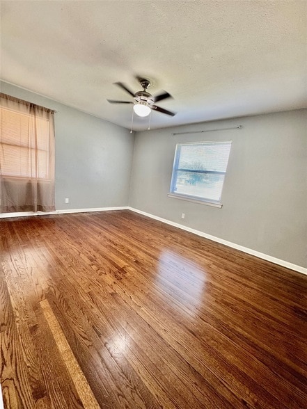 Photo - 2104 Hillburn Dr