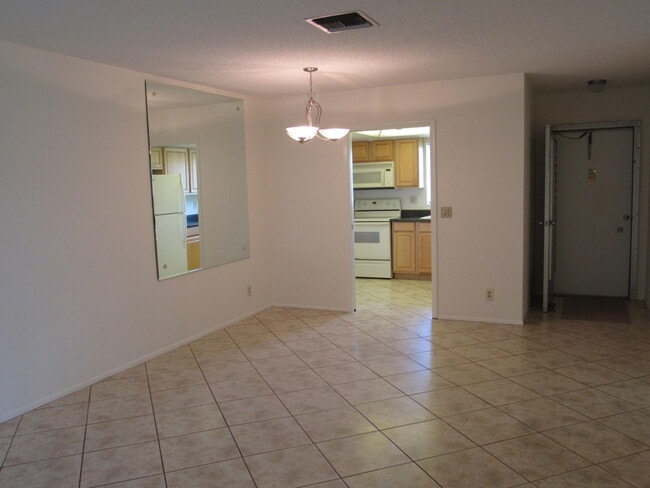 Photo - 2679 Emory Dr E