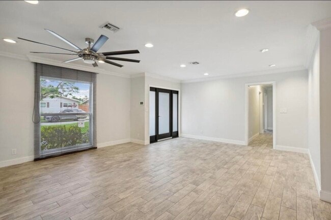 Photo - 603 SE 7th Ave