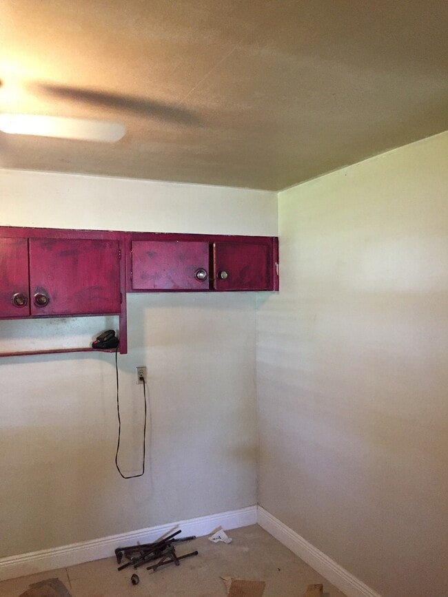 Photo - Large 3-2 with a carport