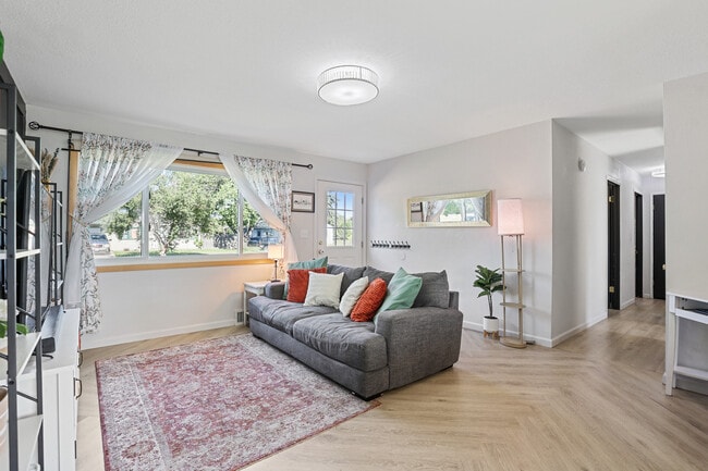 Photo - 2120 Rena Pl