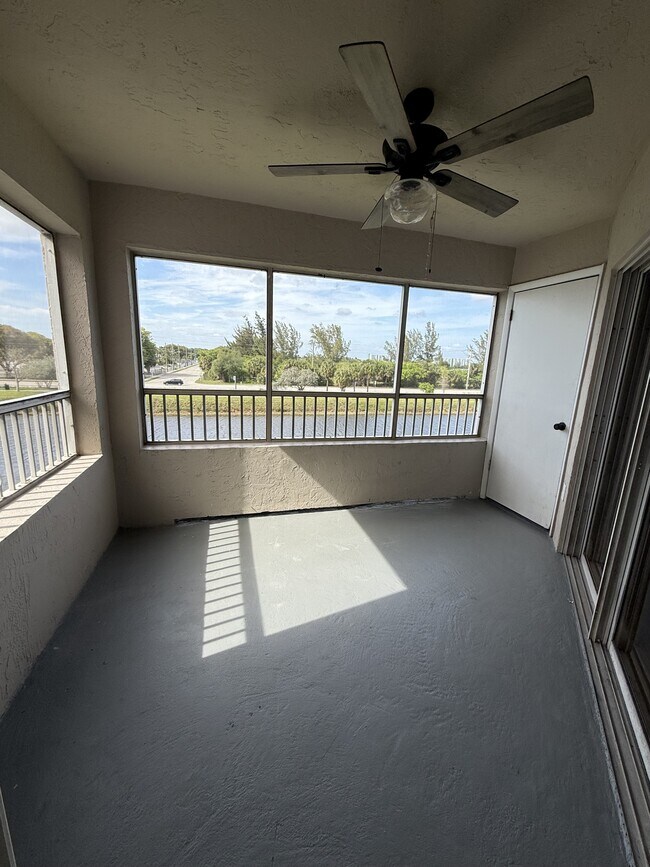 Photo - 2851 N Oakland Forest Dr