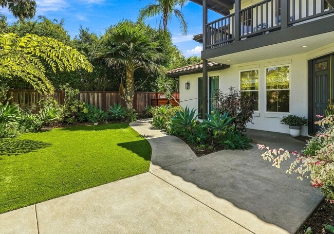 341 Calle de Adele