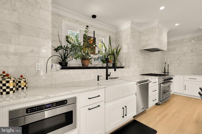 Photo - 4105 17th St NW