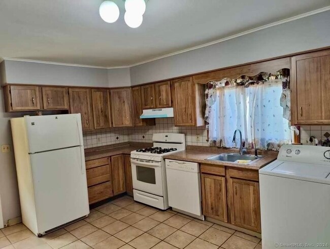 Photo - 15 Lone Oak Ave