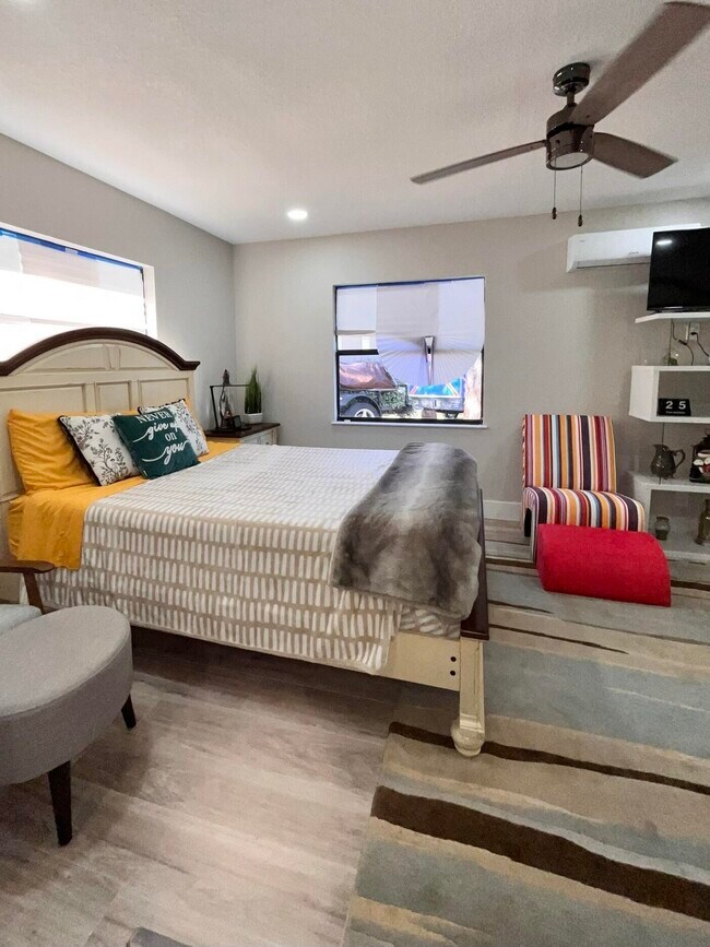 Photo - 2474 SE Calais St