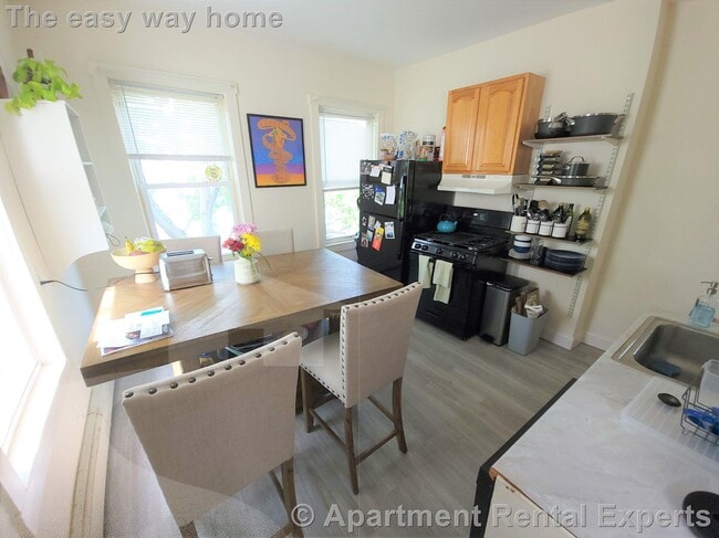 Photo - 37 Oak St Unit #3R