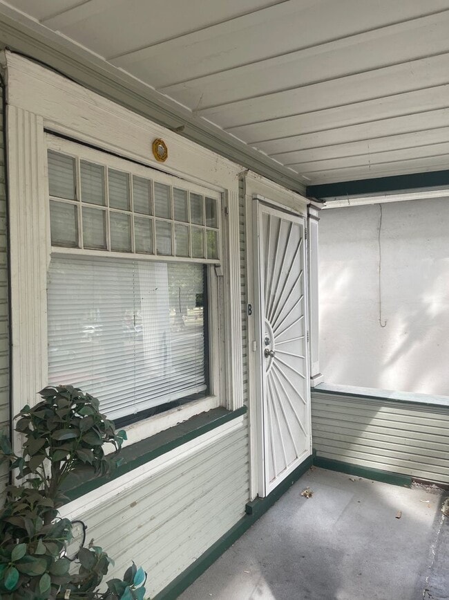 Photo - 521 T St Unit #B