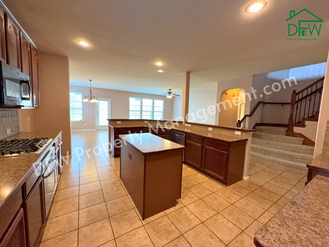 Photo - Elegant and Spacious 5-Bedroom Home for Lease in Fort Worth