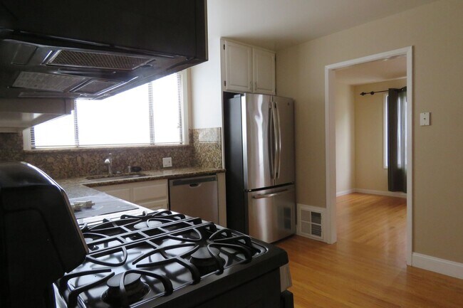 49 Dellbrook Ave