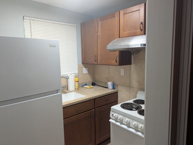 Photo - 611 NW 35th St