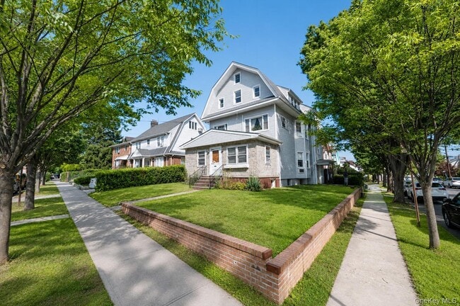 Building Photo - 85-66 151st St Unit Apt. 3