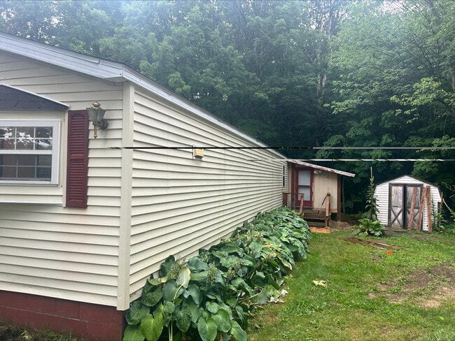Photo - 637 Parmenter Rd