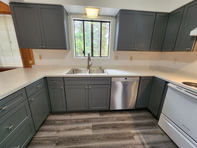 Photo - 221 - Steelhead Ave Duplex Unidad Upper