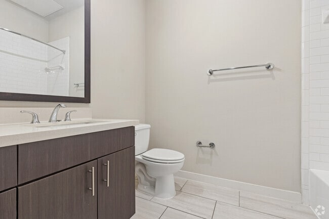 A5 1BR, 1BA - 768SF - Bathroom