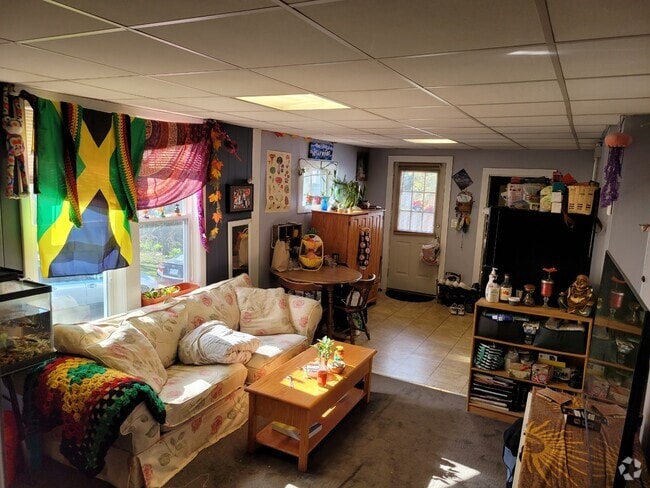 Building Photo - 16 Hough St Unit 16A Rental