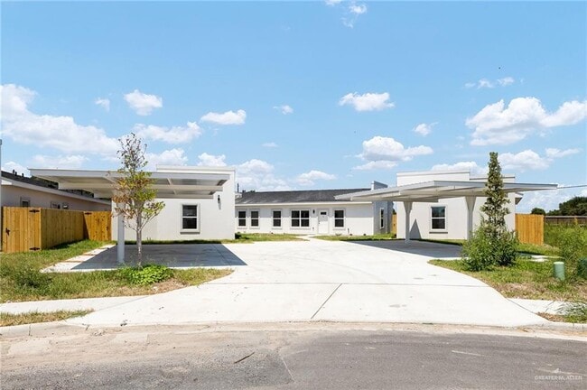 Building Photo - 2714 Primrose Dr Rental