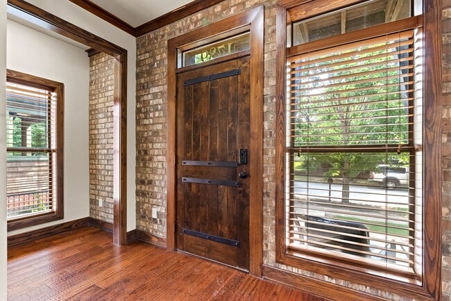 Photo - Prime Fayetteville Location with Easy Access to Amenities!