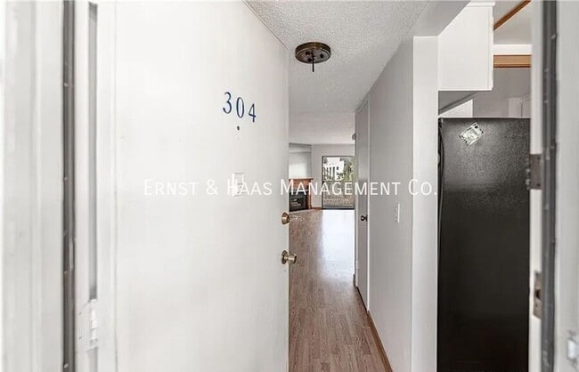 Photo - 955 E 3rd St Unidad #304
