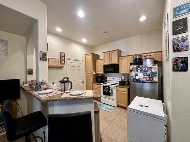 Building Photo - 14575 W Mountain View Blvd Unit 11222