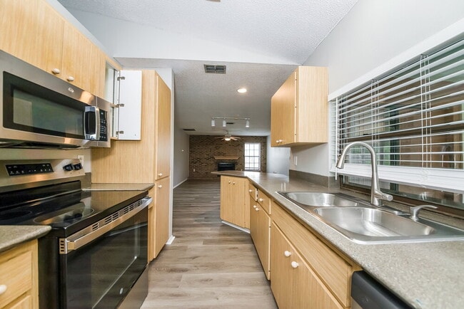 Photo - 3116 50th Ave Dr E