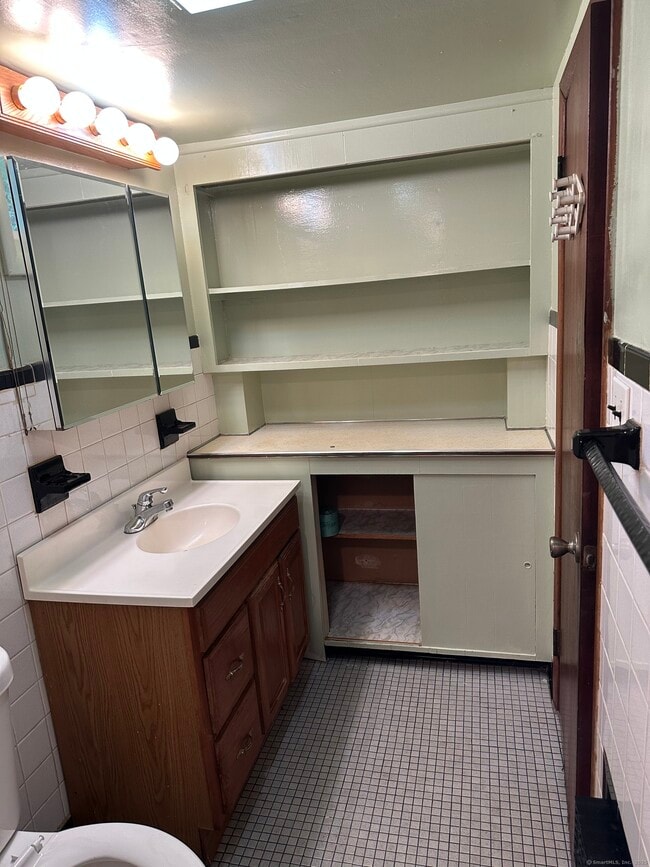 Photo - 175 Russell St
