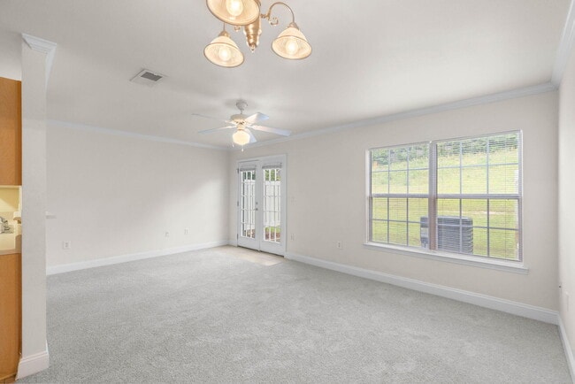 Photo - 554 Wingspan Way