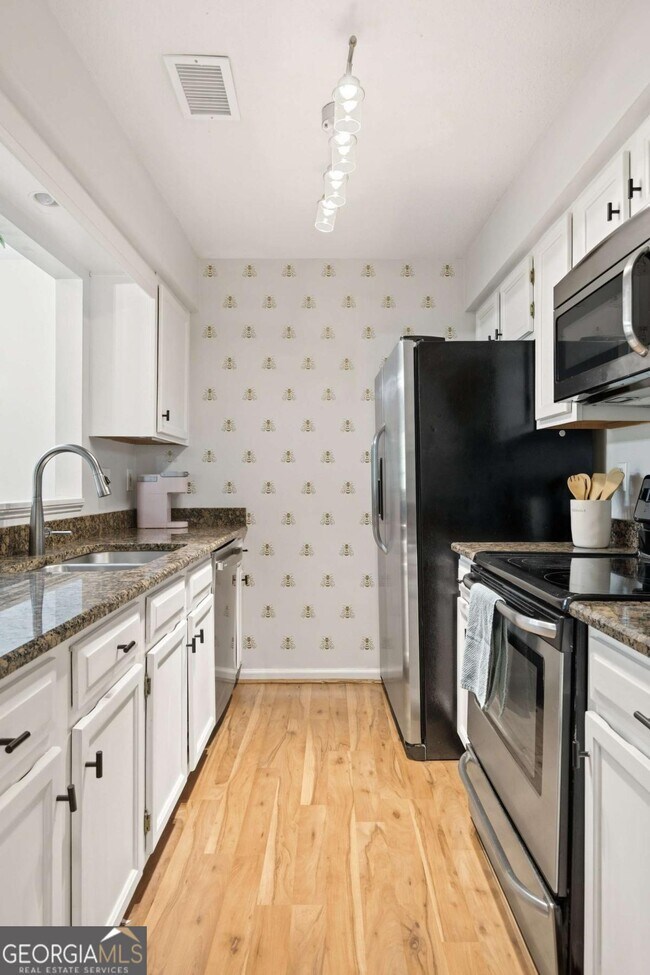 Photo - 24307 Plantation Dr NE