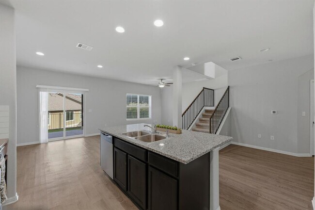 Photo - 516 E Slaughter Ln Unidad 2402