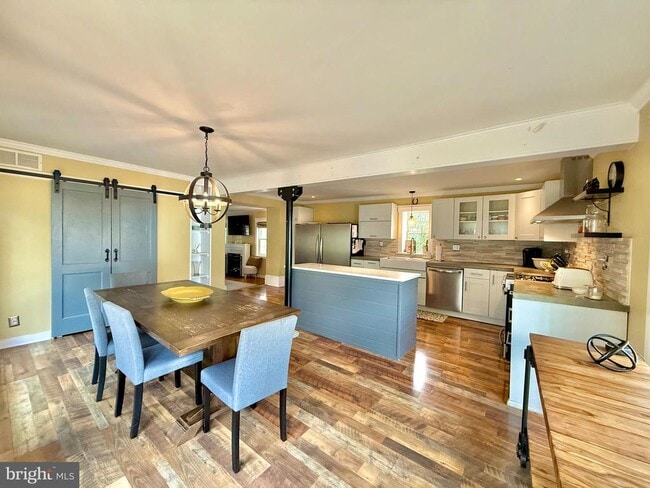 Photo - 1303 Bruce Rd