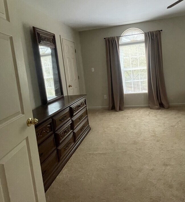 340 Rock Creek Rd Unidad Garage Apartment