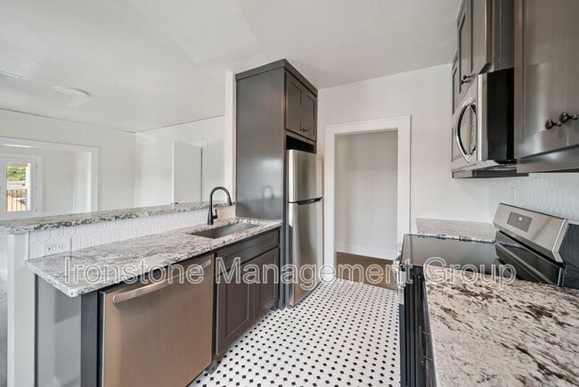 Photo - 1437 S Peoria Ave
