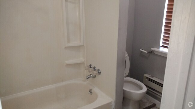 Building Photo - 111 S Linwood Ave Unit 111 S. Linwood Ave. #2 Rental
