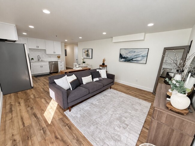 4291 Campden Dr